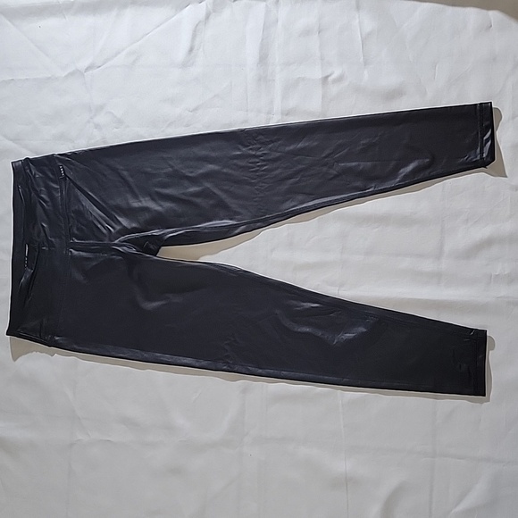 DKNY SPORT HIGH WAISTED CROPPED FAUX LEATHER LEGGINGS - Picture 4 of 12